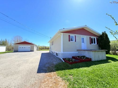 233 Brunetville Rd, Kapuskasing, ON, P5N2H2 | Card Image