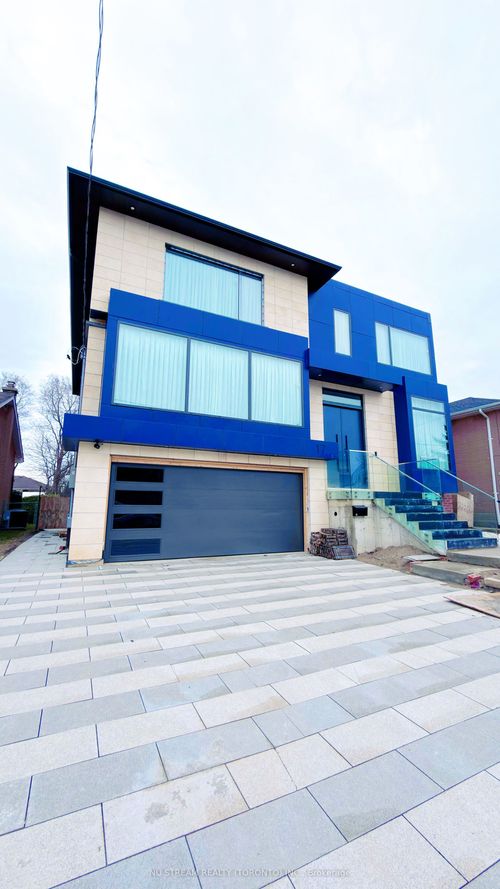 17 Cavotti Cres, North York, ON, M3H4V2 | Card Image