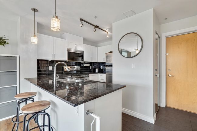 406 - 306 Sixth St, Condo with 1 bedrooms, 1 bathrooms and 1 parking in New Westminster BC | Image 8