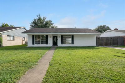 11215 Sageview Drive, House other with 4 bedrooms, 2 bathrooms and null parking in Houston TX | Image 2