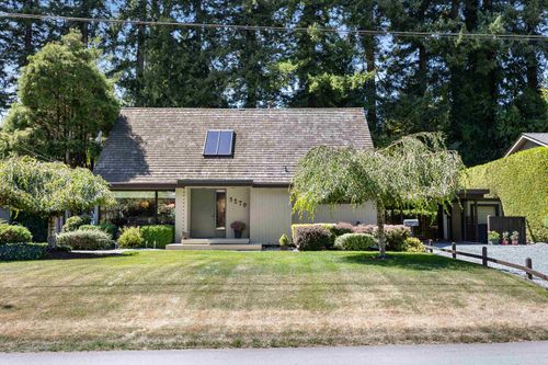 3279 Chestnut St, Abbotsford, BC, V2S4M2 | Card Image