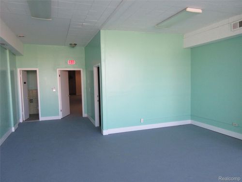 15296 E 8 Mile Rd, Detroit, MI, 48205-1353 | Card Image