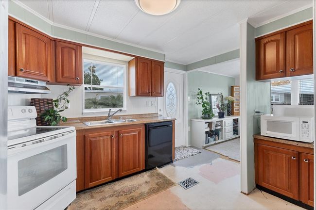 Kitchen | Image 13