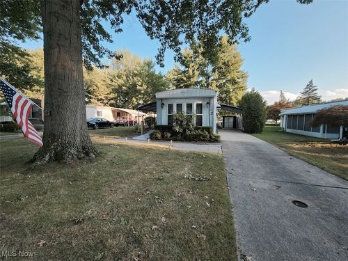 59 Parkway Dr, Olmsted Twp, OH, 44138-2987 | Card Image