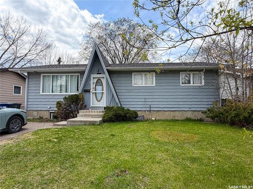 7 Dunfield Crescent, Meadow Lake, SK, S9X1E6 | Card Image