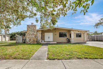 1914 Ne 53rd Ct, House other with 4 bedrooms, 3 bathrooms and null parking in Pompano Beach FL | Image 1