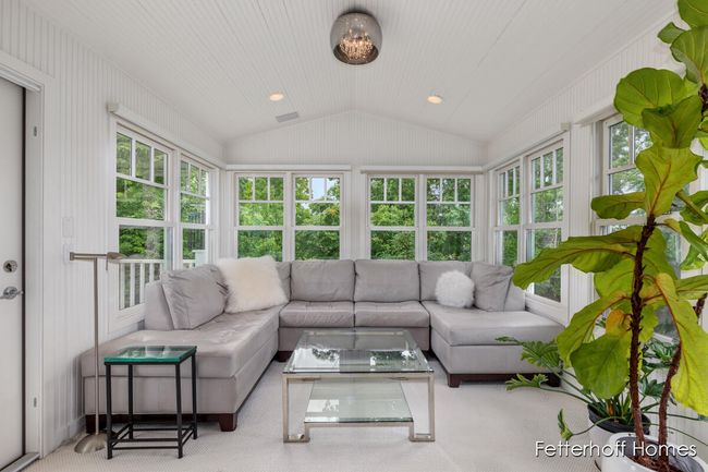 Sunroom | Image 10