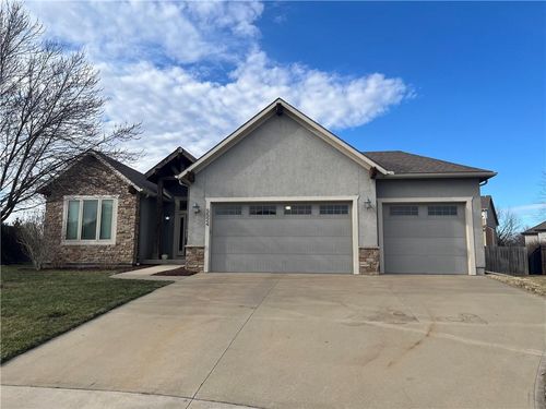 5524 Chamney Ct, Lawrence, KS, 66049-5033 | Card Image