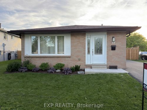 47 Odessa St, Stoney Creek, ON, L8J1A3 | Card Image