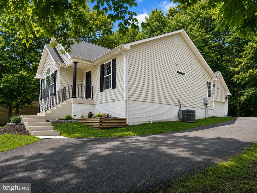 Residential in RUTHER GLEN 2