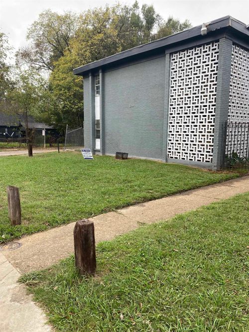 3250 Guernsey Ave, Memphis, TN, 38112-1510 | Card Image