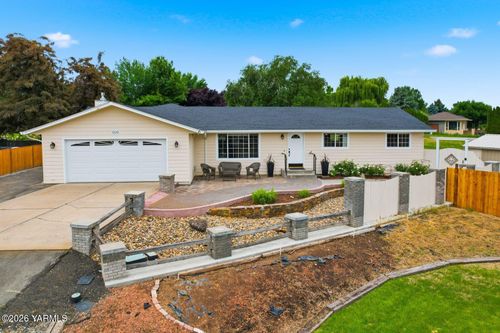 606 S 119th Ave, Yakima, WA, 98908-9597 | Card Image