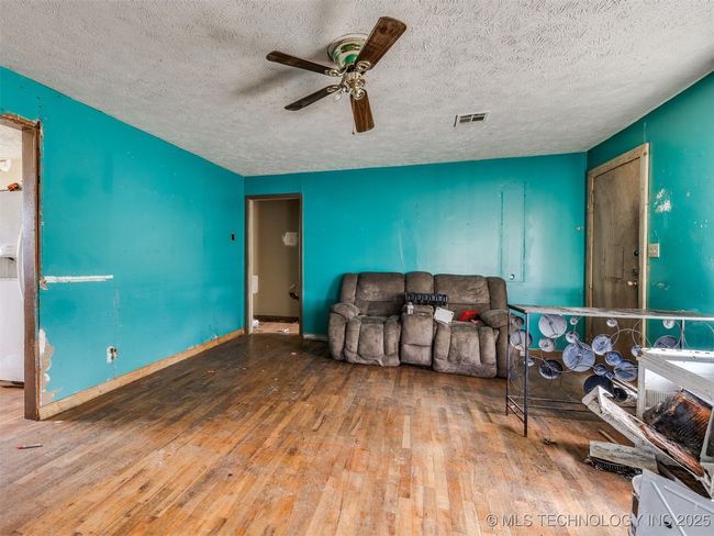 102 N Hayden St, House other with 3 bedrooms, 1 bathrooms and null parking in Chouteau OK | Image 7