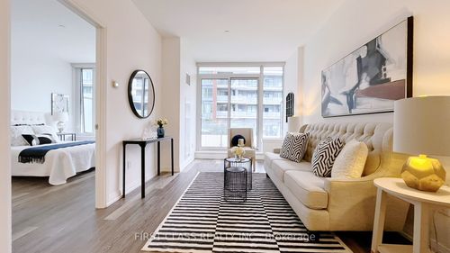 208-75 Canterbury Pl, North York, ON, M2N0L2 | Card Image