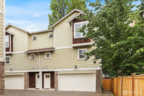 b-17520 12th Ave Ne, Shoreline, WA, 98155-3715 | Card Image