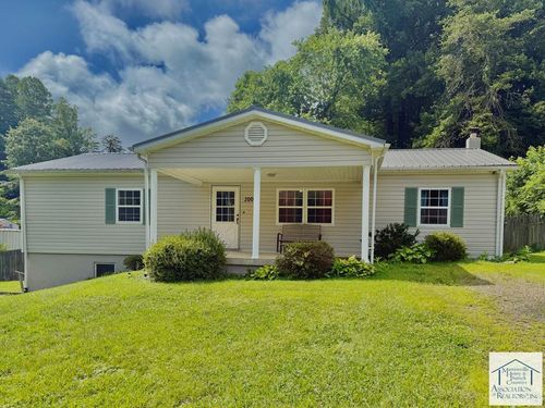 200 Vernon Ln, Axton, VA, 24054-4023 | Card Image