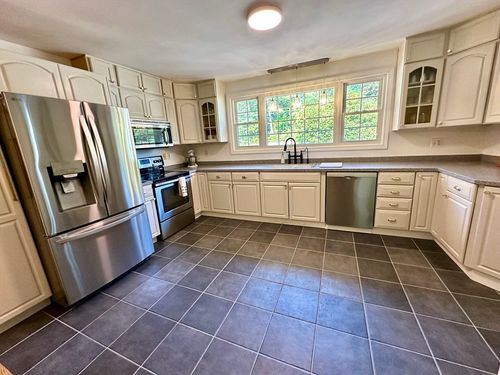 63 County Rd, East Freetown, MA, 02717-1629 | Card Image