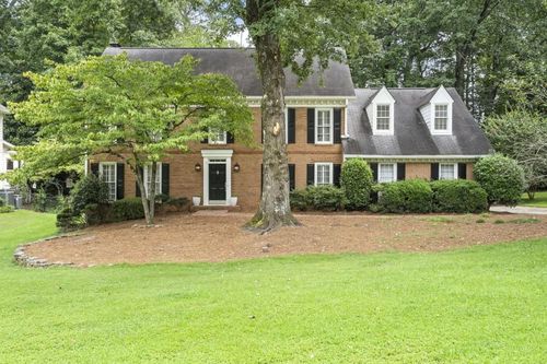 6915 Hunters Knl, Sandy Springs, GA, 30328-1762 | Card Image