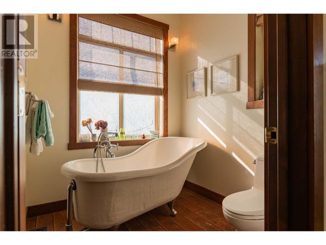 250 1 St Ave, House other with 3 bedrooms, 5 bathrooms and 3 parking in Kootenay Boundary BC | Image 31