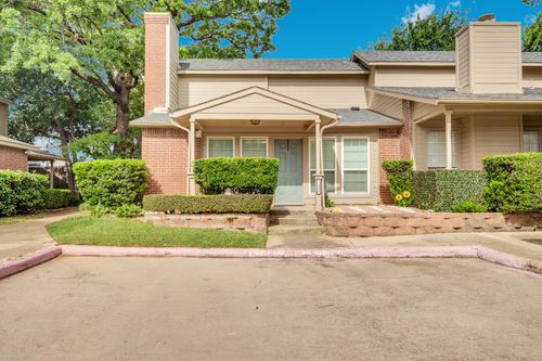 1440 Meadowood Village Dr, Fort Worth, TX, 76120-4701 | Card Image