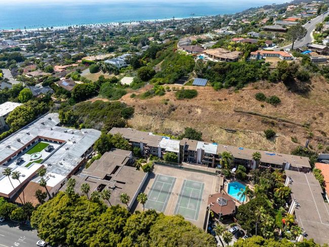 C21 - 2610 Torrey Pines Rd, Condo with 2 bedrooms, 2 bathrooms and null parking in La Jolla CA | Image 16