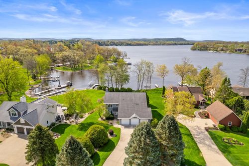 E12805 W Point Dr, MERRIMAC, WI, 53561-9786 | Card Image