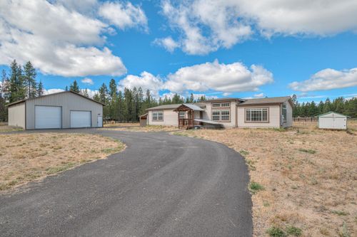 52207 Elderberry Ln, La Pine, OR, 97739-9448 | Card Image