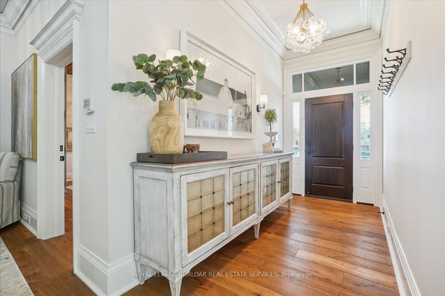 524 Locust St, Home with 0 bedrooms, 2 bathrooms and null parking in Burlington ON | Image 4