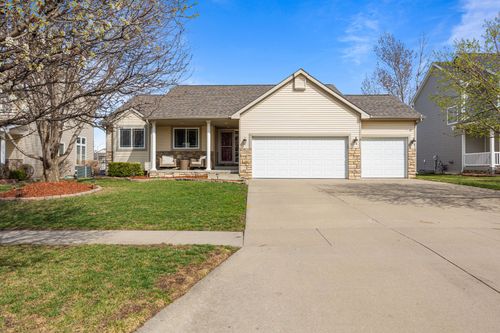329 Nw Driftwood Dr, Ankeny, IA, 50023-6815 | Card Image
