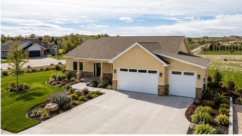 2 Hilltop Dr, Buffalo, WY, 82834-9643 | Card Image