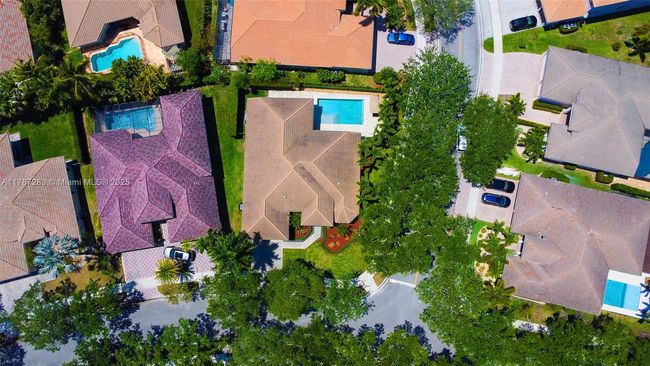 3848 Oak Ridge Cir, House other with 4 bedrooms, 3 bathrooms and null parking in Weston FL | Image 8