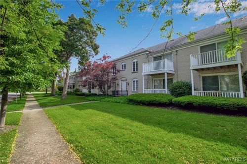 apt-9-4415 Main St, Amherst, NY, 14226-4441 | Card Image