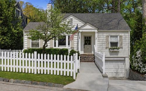 240 Eureka Dr Ne, Atlanta, GA, 30305-4215 | Card Image