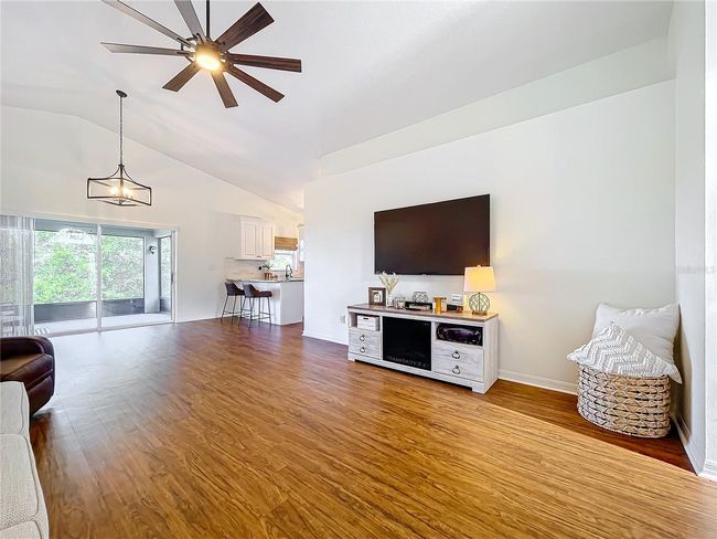 865 Scenic View Cir, House other with 3 bedrooms, 2 bathrooms and null parking in Minneola FL | Image 7