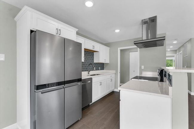 8 - 8 Fields E, Condo with 2 bedrooms, 2 bathrooms and 1 parking in Champaign IL | Image 8