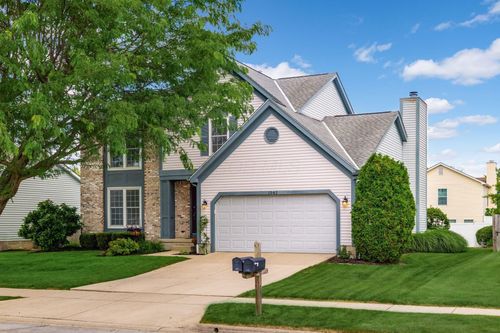 1042 Rousseau Ln, Galloway, OH, 43119-8817 | Card Image