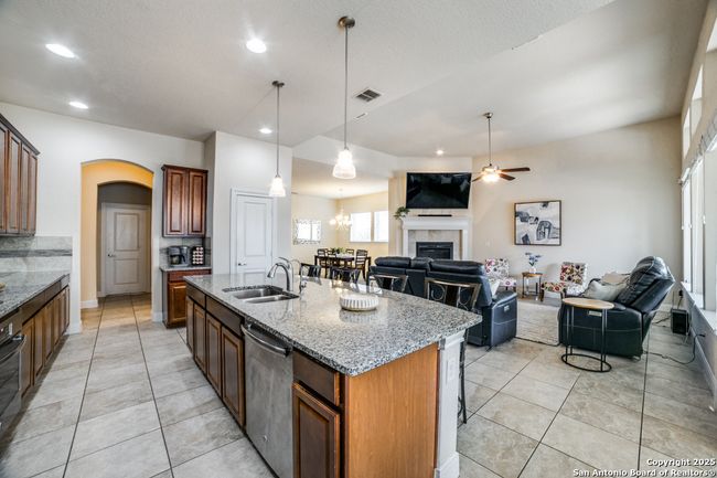2023 Wilby Ln, House other with 4 bedrooms, 5 bathrooms and null parking in San Antonio TX | Image 15