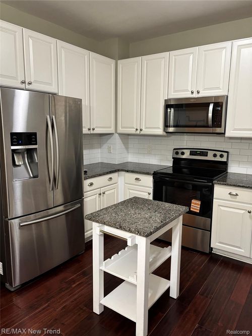 29309 Weston Dr, Novi, MI, 48377-2892 | Card Image