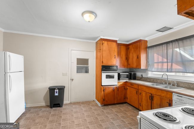 202 S Edgewood Dr, House other with 4 bedrooms, 2 bathrooms and null parking in Statesboro GA | Image 9