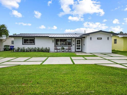 8790 Nw 15th Ct, Pembroke Pines, FL, 33024-4768 | Card Image