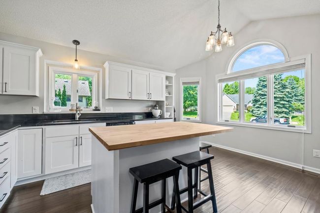 4417 Braddock Trl, House other with 4 bedrooms, 3 bathrooms and null parking in Eagan MN | Image 9