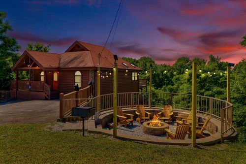 2054 Oakmont Dr, Sevierville, TN, 37876-3406 | Card Image