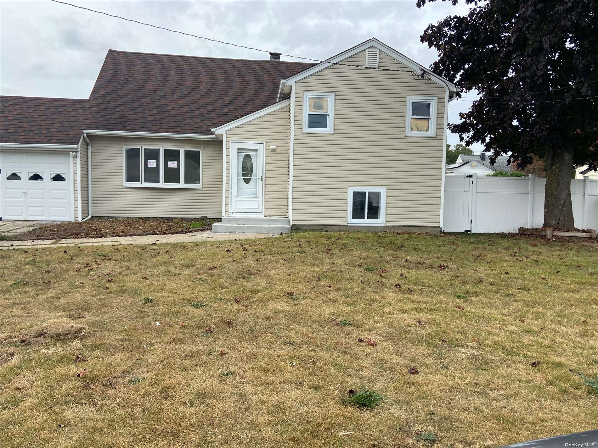 Lincoln Blvd, Bay Shore, NY 11706
