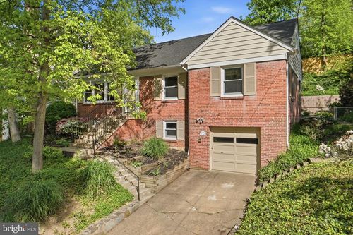 2351 N Vermont St, ARLINGTON, VA, 22207-4052 | Card Image