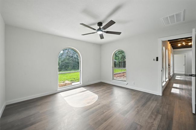 Spacious office is any entreprenuer or work from home professionals dream! Not to mention the beautful views from outside the window. | Image 11