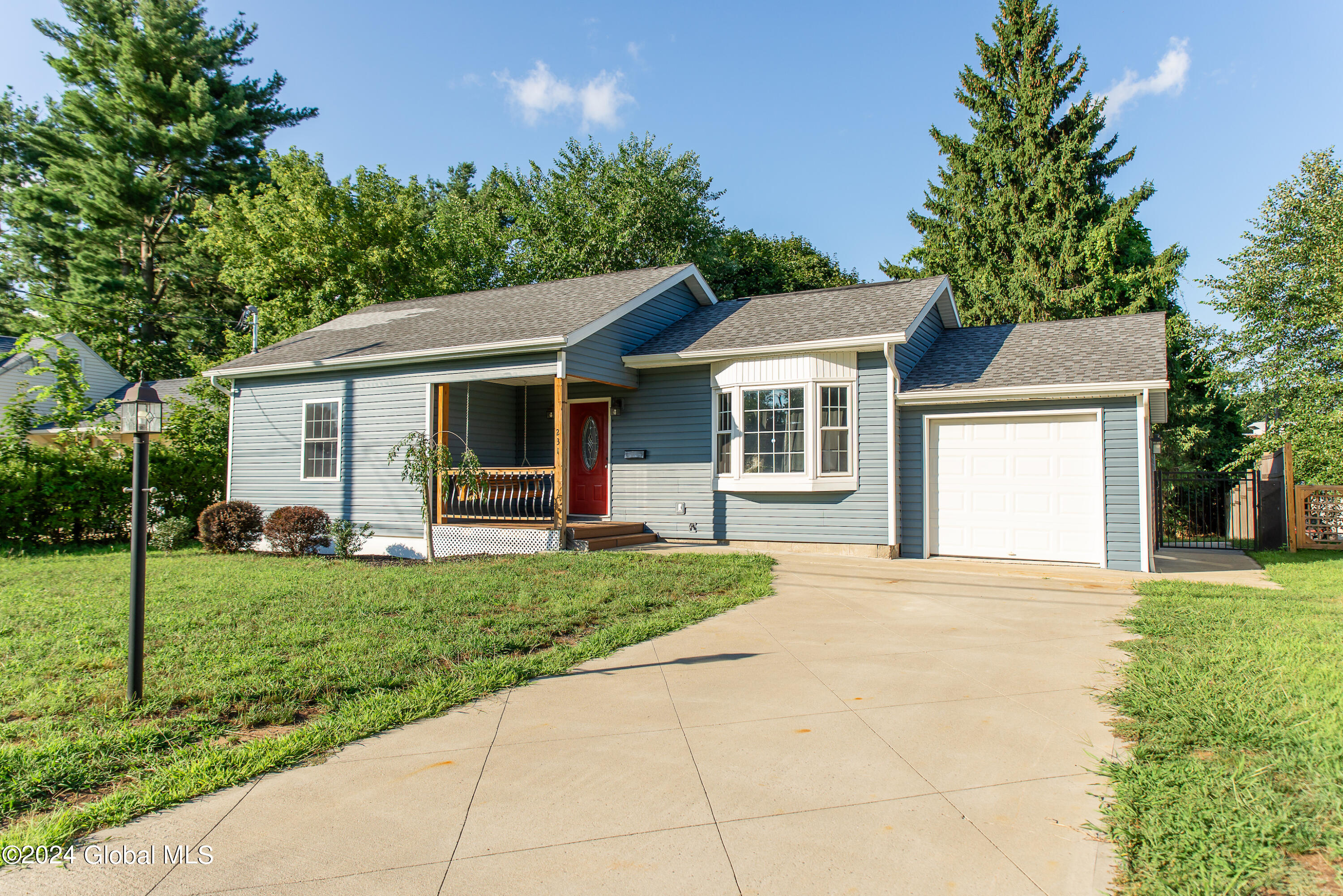 Howell St, Schenectady, NY 12303