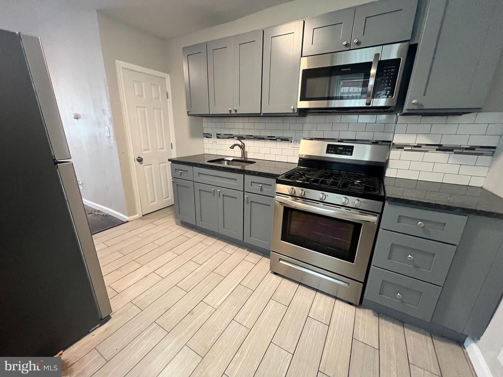 Residential in PHILADELPHIA 4