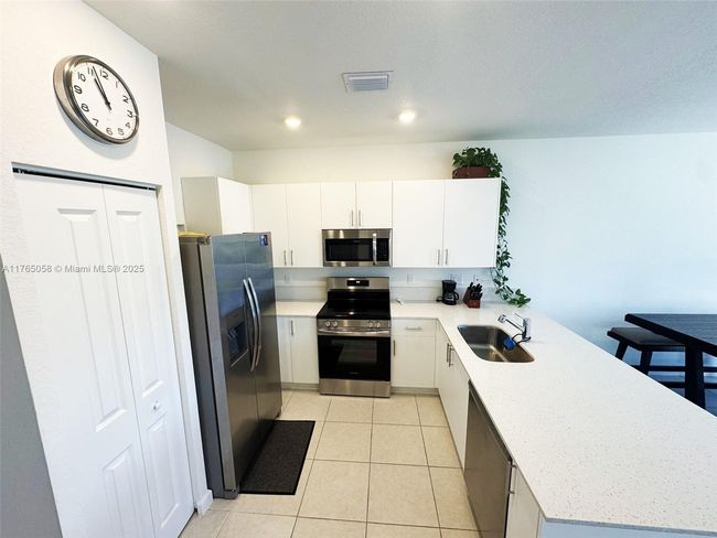 1 - 5544 Nw 27 Th Pl, Townhouse with 3 bedrooms, 3 bathrooms and null parking in Lauderhill FL | Image 14