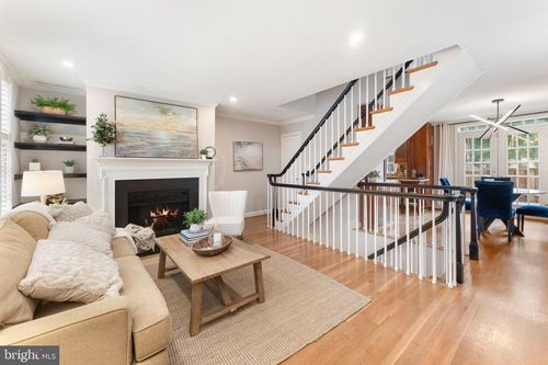 1310 Seaport Ln, ALEXANDRIA, VA, 22314-1362 | Card Image