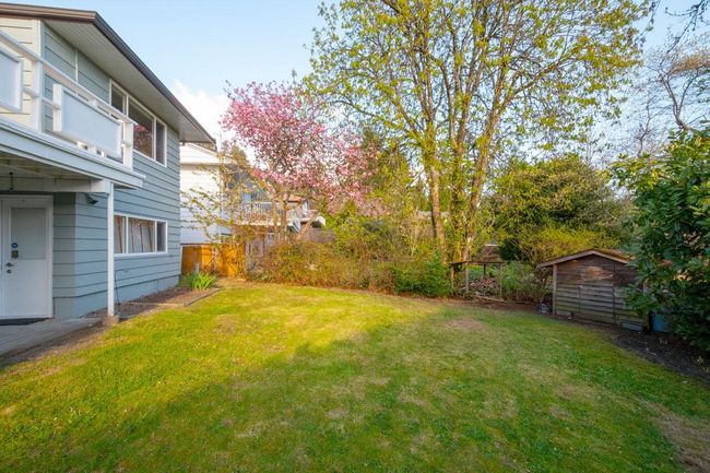 455 Hermosa Avenue, House other with 4 bedrooms, 3 bathrooms and 3 parking in North Vancouver BC | Image 34